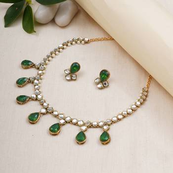 Dark green crystal kundan necklace 3
