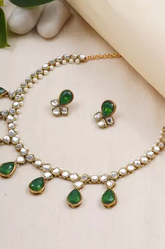 Dark green crystal kundan necklace