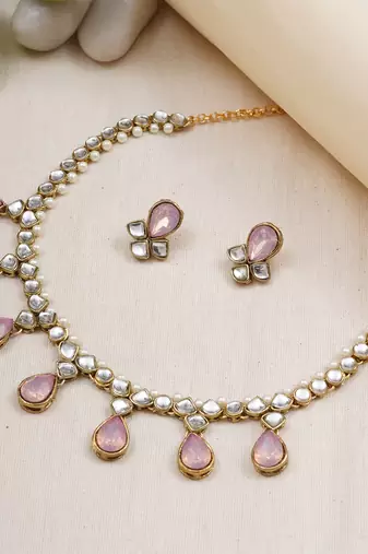 Light pink crystal kundan necklace
