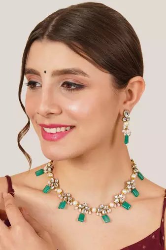 Kundan and green stone necklace set