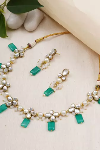 Kundan and green stone necklace set