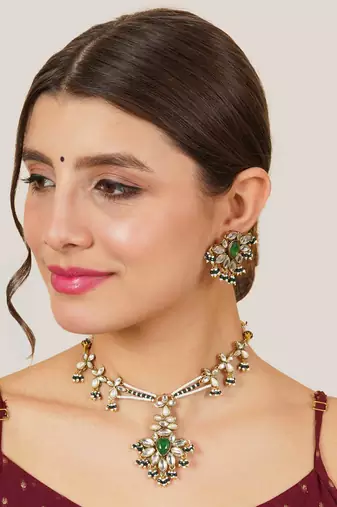Floral grace choker set