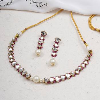 Pink triangle    mangle necklace with matching earrings 1