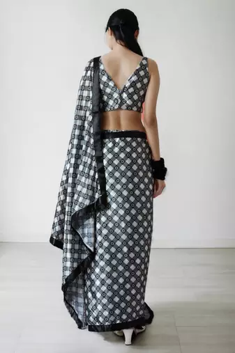 ready made black chinnon digital print & lace border saree