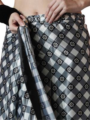 ready made black chinnon digital print & lace border saree 4