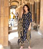 Women Cotton Printed Kurta With Pant Dupatta Set