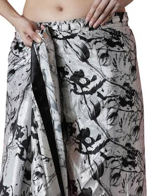 pre draped white chinon digital printed saree 4