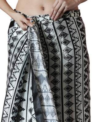 pre-stitched white chinon digital printed saree 4