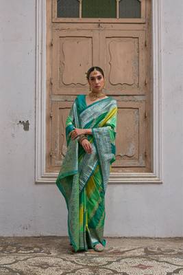 Green handloom woven faux banarasi silk blend saree 6