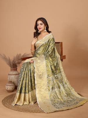 Green soft silk blend woven zari saree 4