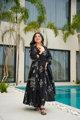 Black color mal cotton partywear long suit for graceful ethnic looks 3
