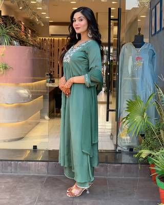 Green color viscosee chinon fabric embroidered partywear suit 2