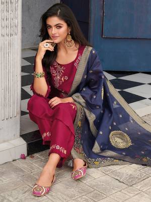 Red color woven and embroidered viscosee silk wedding wear women's suit 3
