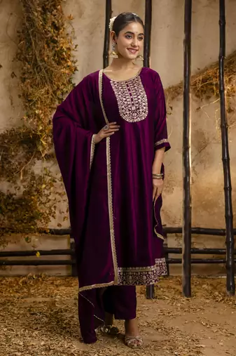 Heavy partywear silk blend purple color kurta set for ceremonial wear