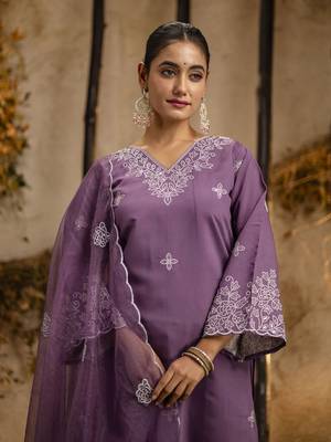 Heavy partywear silk blend lavender color kurta set for ceremonial wear 3