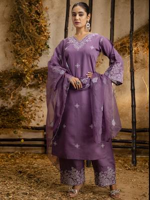 Heavy partywear silk blend lavender color kurta set for ceremonial wear 4