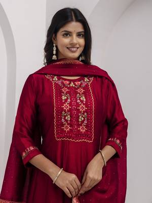 Red color vichitra silk floral embroidery kurta set with dupatta 3
