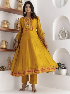Yellow color vichitra silk floral embroidery kurta set with dupatta 3