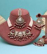 Deep hue maroon color kundan necklace set