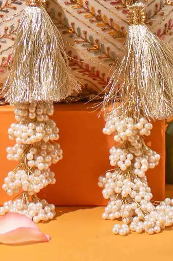 Fiza embroidered potli - offwhite