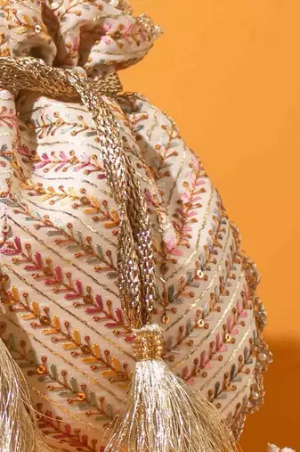 Fiza embroidered potli - offwhite