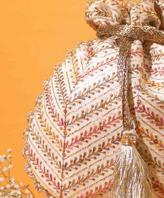 Fiza embroidered potli - offwhite 4