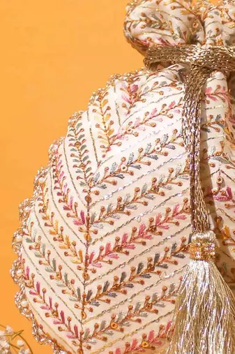 Fiza embroidered potli - offwhite
