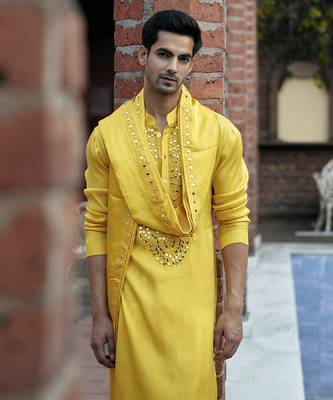 Yellow embroidered mirror work linen shehzad kurta 4