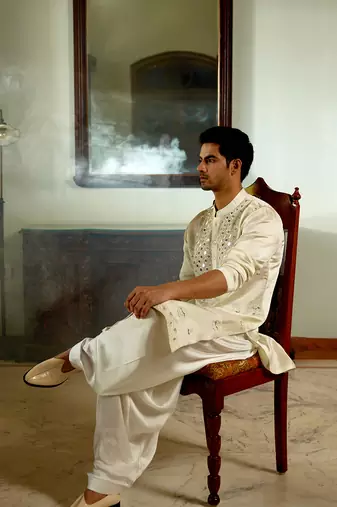 White embroidered mirror work linen daniyal kurta