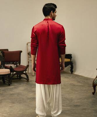 Red embroidered mirror work linen zaid kurta 2