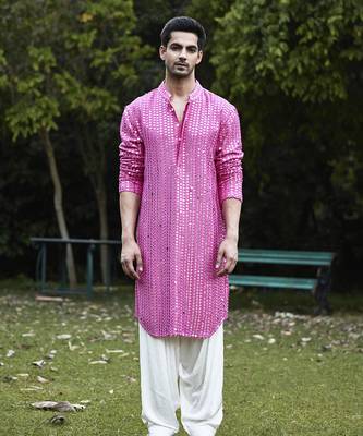 Pink embroidered mirror work georgette yasir kurta (rani pink) 3