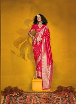 Red two tone handloom weaving silk blend saree with contrast pallu  1