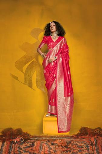 Red two tone handloom weaving silk blend saree with contrast pallu 