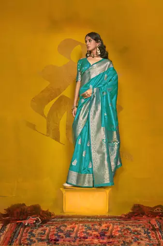 Aqua blue two tone handloom weaving silk blend saree with contrast pallu 
