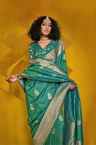 Peacock green two tone handloom weaving silk blend saree with contrast pallu 