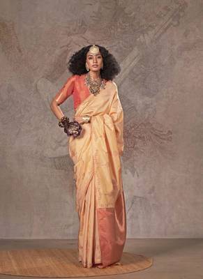 Cream two tone handloom weaving Silk blend saree with contrast pallu  1