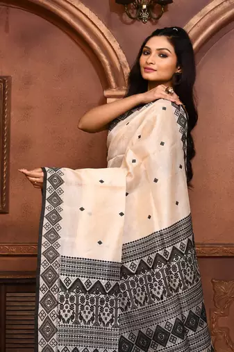 Off white tussar silk jamdani saree with blouse piece