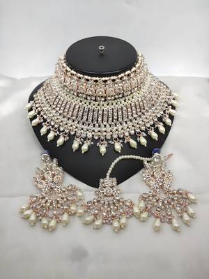 Luxury white crystal choker set - rose gold-plated bridal jewelry with pearl accents 1