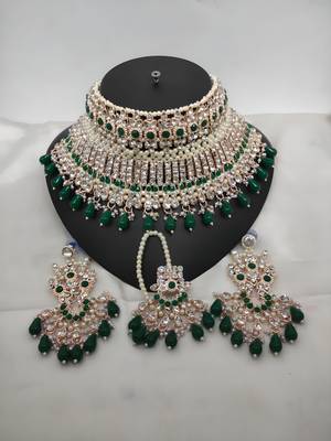 Luxury green crystal choker set - rose gold-plated bridal jewelry with pearl accents 1