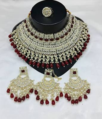 Royal pearl and crystal choker set - gold-plated wedding jewelry with earrings and ring 1