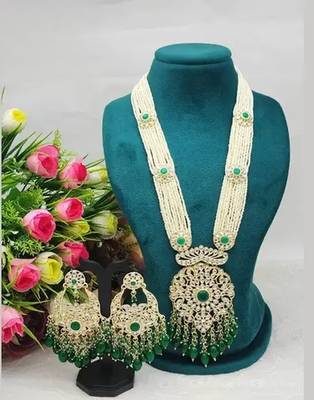 Emerald green beaded kundan necklace set with matching chandelier earrings traditional indian wedding jewelry collection 1
