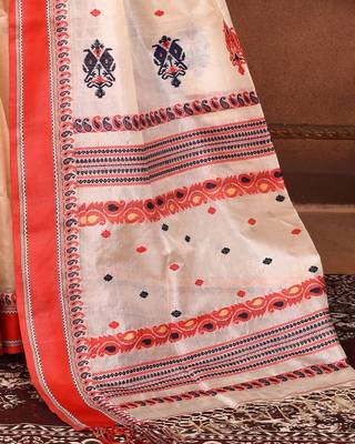Off white tussar silk jamdani saree with blouse piece 3