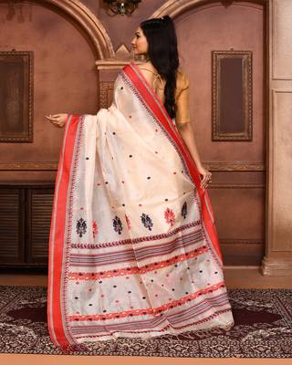 Off white tussar silk jamdani saree with blouse piece 4