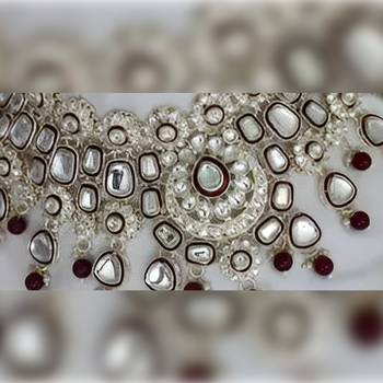 Elegant polki kundan bridal set with necklace, earring & mathapati-handcrafted indian wedding jewelry with pearl accents 2