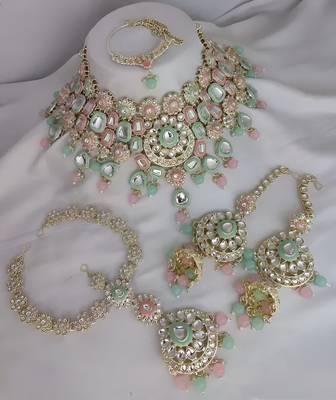 Elegant polki kundan bridal set with necklace, earring & mathapati-handcrafted indian wedding jewelry with pearl accents 1