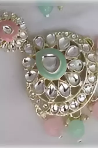 Elegant polki kundan bridal set with necklace, earring & mathapati-handcrafted indian wedding jewelry with pearl accents