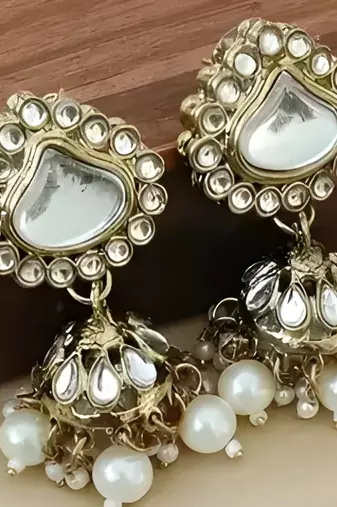 Vintage kundan pearl necklace set with green meenakari-traditional gold-plated indian jewelry with earrings & maangtikka