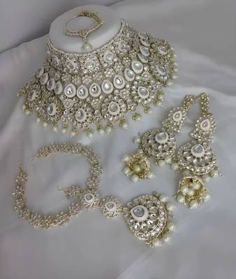 Luxurious white kundan bridal set - complete semi wedding jewelry collection with pearl embellishments 1