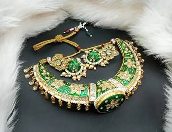 Luxurious green kundan choker Necklace :: set - traditional indian handcrafted gold-plated jewelry with earrings 1