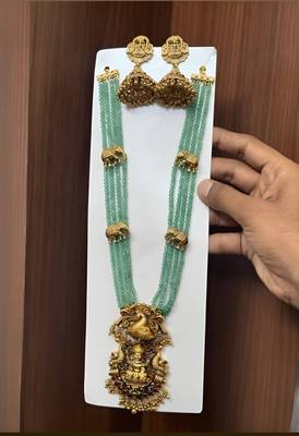Luxurious emerald green temple goddess kundan jewelry set - handcrafted gold-plated bridal necklace with jhumka earrings 2